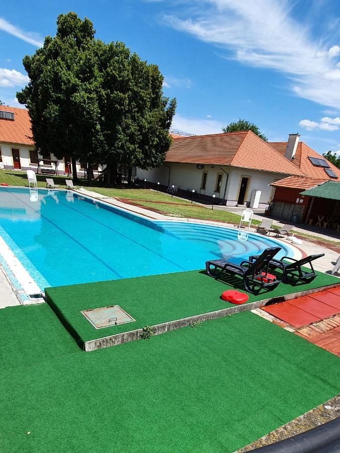 100 Éves Fogadó Szatymaz Exterior foto